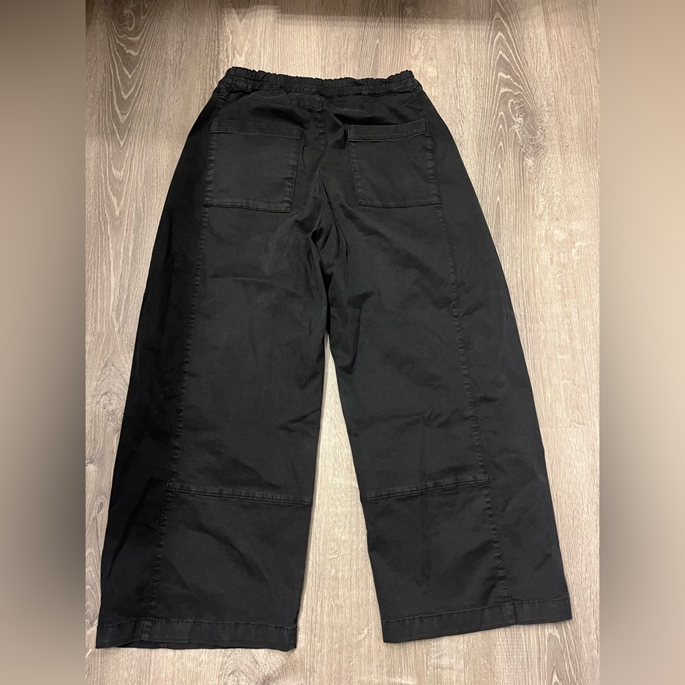 Pilcro Wide Leg Cropped Pants in Black - Picture 7 of 7